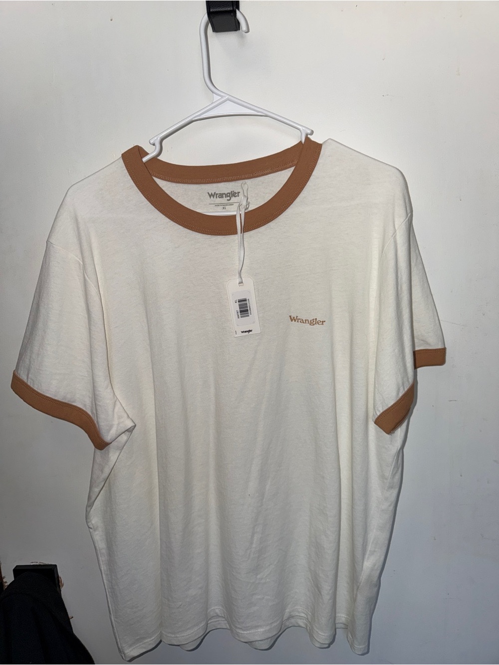 NWT Wrangler Cream Ringer Tee with Tan Trim